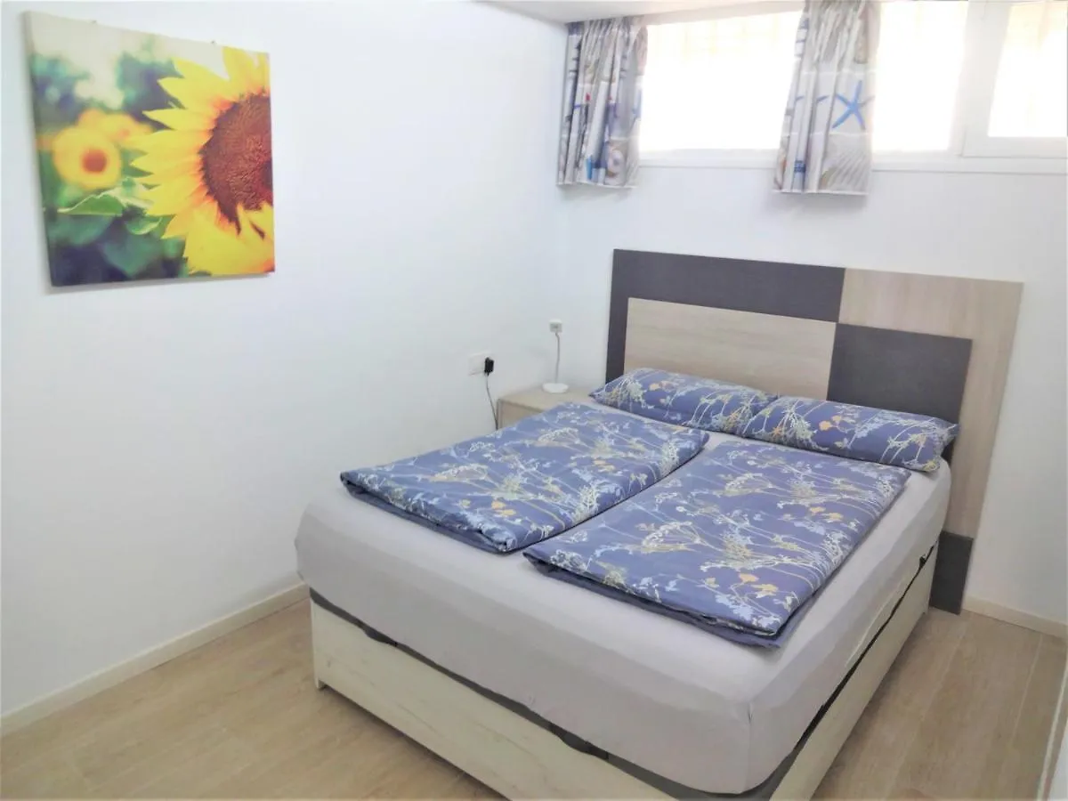 Spotless South Facing Apartment With Pool View And Wifi Heart Of Las Americas Playa de las Americas   Playa de las Americas (Tenerife)